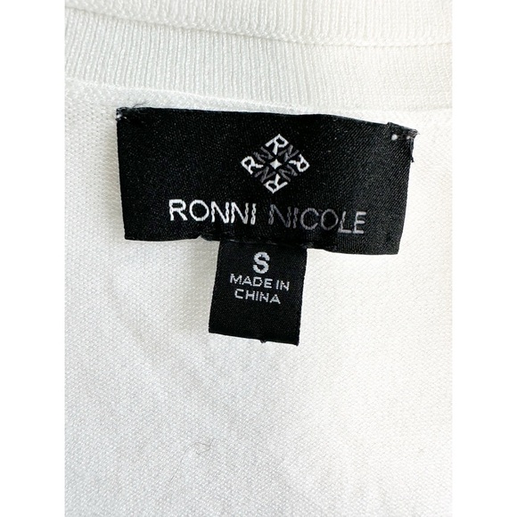 Ronnie Nicole White Cardigan 3/4 sleeves Size Small Lightweight - Picture 3 of 6